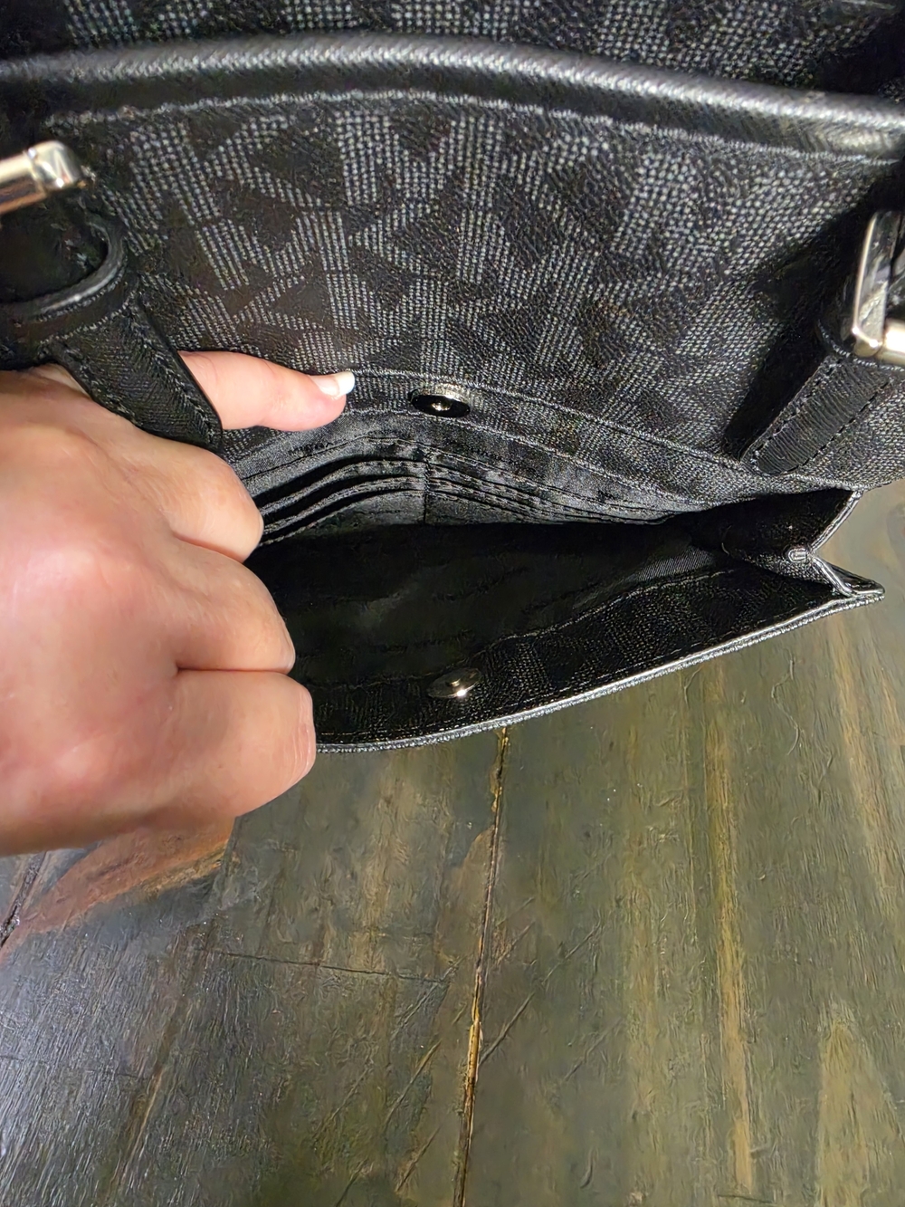 Michael Kors Black Logo Tote Bag - Picture 8 of 8